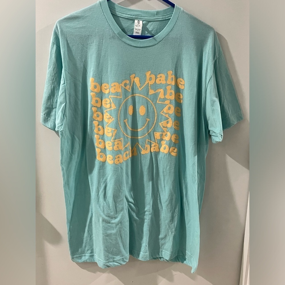 Beach Babe Graphic T-Shirt, size large, new without tags!